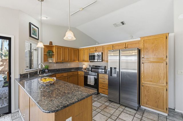 1480 W Canyon Shadows Lane, Tucson, AZ 85737