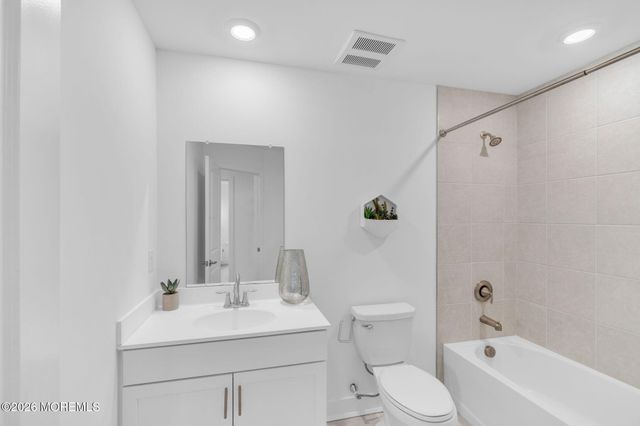 31 Midway Road N, Eatontown, NJ 07724
