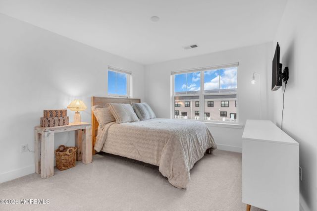 31 Midway Road N, Eatontown, NJ 07724