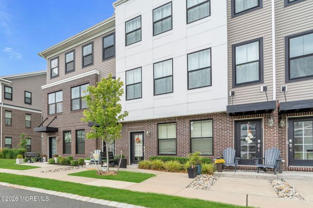 31 Midway Road N, Eatontown, NJ 07724