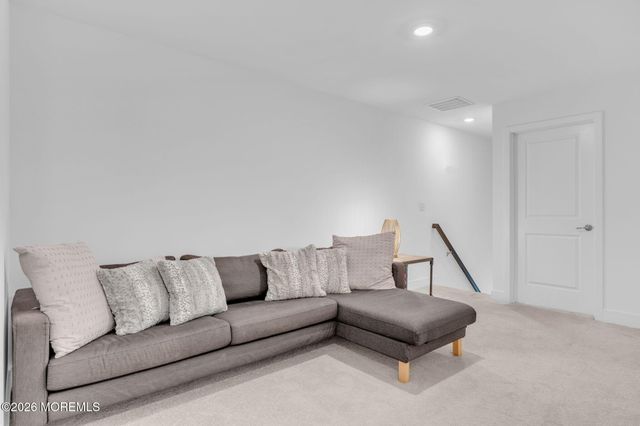 31 Midway Road N, Eatontown, NJ 07724