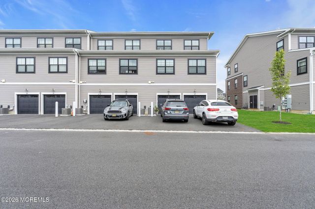 31 Midway Road N, Eatontown, NJ 07724