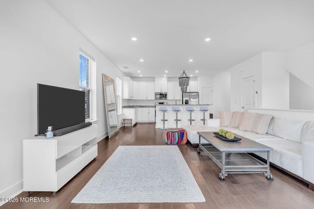 31 Midway Road N, Eatontown, NJ 07724