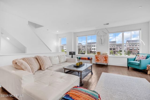31 Midway Road N, Eatontown, NJ 07724