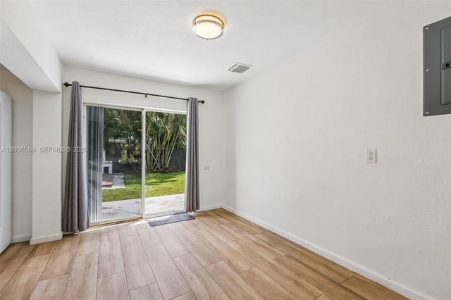 5364 NE 2nd Avenue, Oakland Park, FL 33334