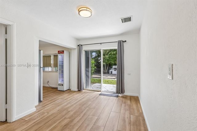 5364 NE 2nd Avenue, Oakland Park, FL 33334