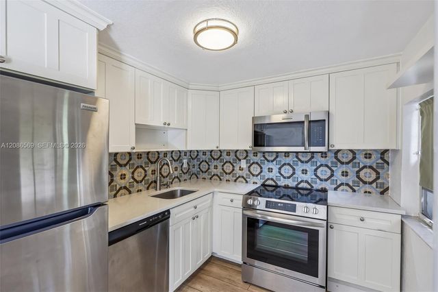 5364 NE 2nd Avenue, Oakland Park, FL 33334