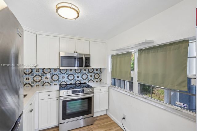 5364 NE 2nd Avenue, Oakland Park, FL 33334