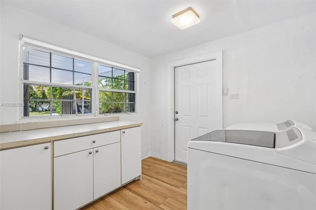 5364 NE 2nd Avenue, Oakland Park, FL 33334
