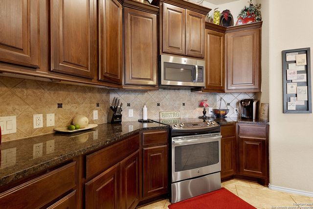 2194 Pioneer, Seguin, TX 78155