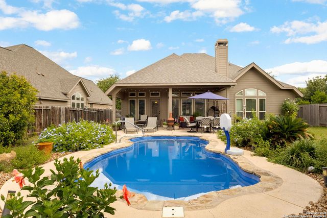 2194 Pioneer, Seguin, TX 78155