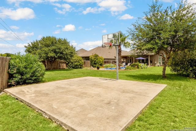 2194 Pioneer, Seguin, TX 78155
