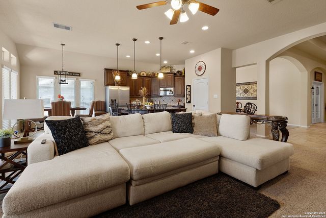 2194 Pioneer, Seguin, TX 78155