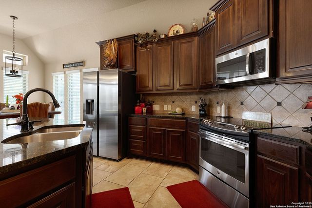 2194 Pioneer, Seguin, TX 78155