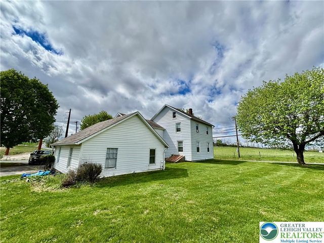 282 Young Road, Bushkill Twp, PA 18064