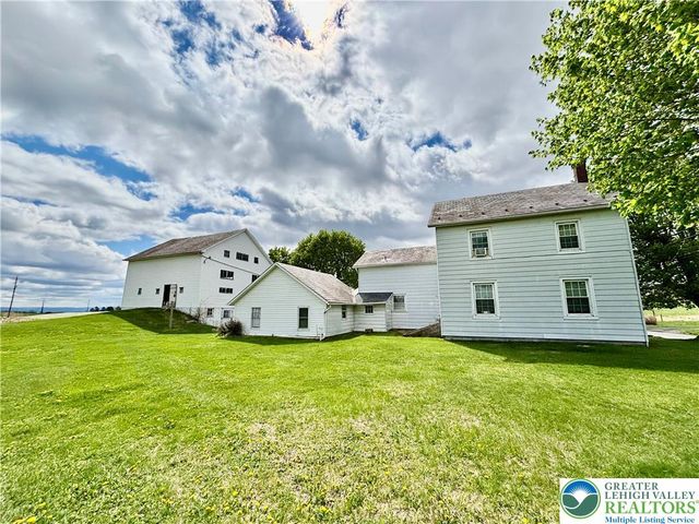282 Young Road, Bushkill Twp, PA 18064