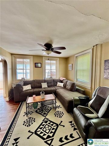 282 Young Road, Bushkill Twp, PA 18064