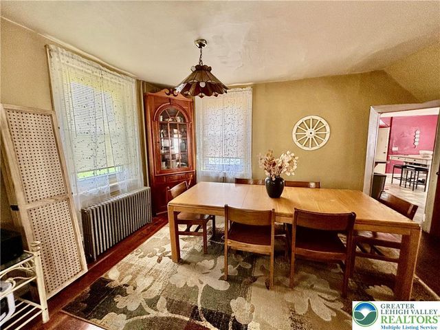 282 Young Road, Bushkill Twp, PA 18064