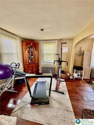 282 Young Road, Bushkill Twp, PA 18064