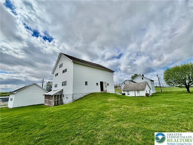 282 Young Road, Bushkill Twp, PA 18064