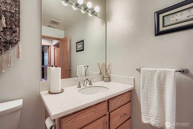 230 105th Street E, Tacoma, WA 98455