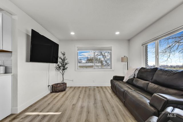 22996 Blessinger Rd, Star, ID 83669