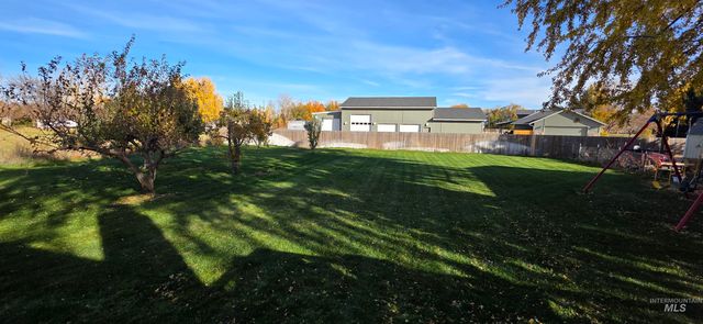 22996 Blessinger Rd, Star, ID 83669