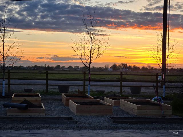 22996 Blessinger Rd, Star, ID 83669