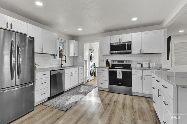 22996 Blessinger Rd, Star, ID 83669