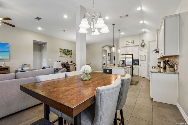 7635 McKinney Hls, San Antonio, TX 78254