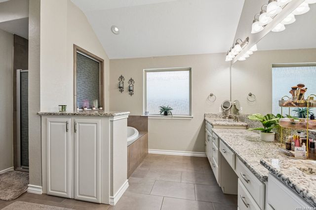 7635 McKinney Hls, San Antonio, TX 78254