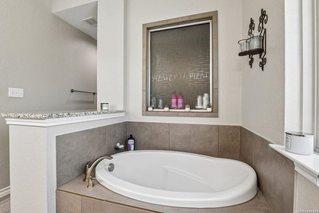 7635 McKinney Hls, San Antonio, TX 78254