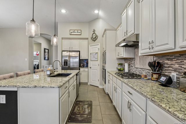 7635 McKinney Hls, San Antonio, TX 78254