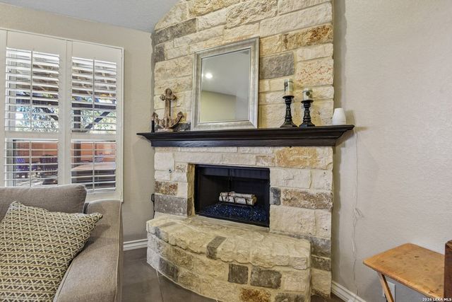7635 McKinney Hls, San Antonio, TX 78254