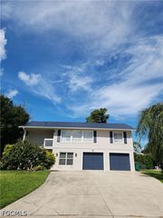 1337 Center LN, Naples, FL 34110
