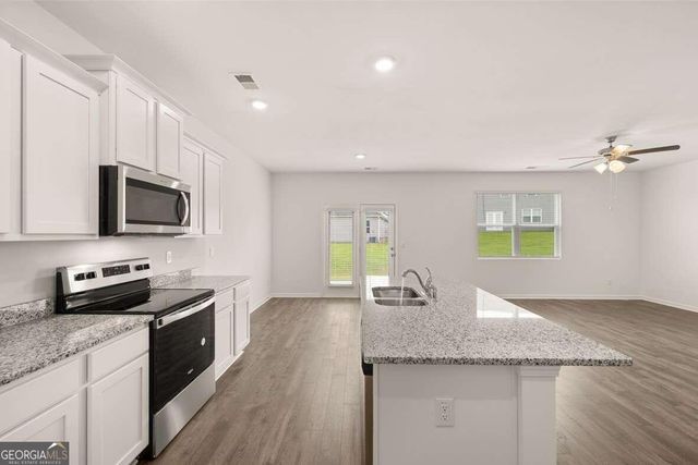 822 Trillium Drive, Locust Grove, GA 30248