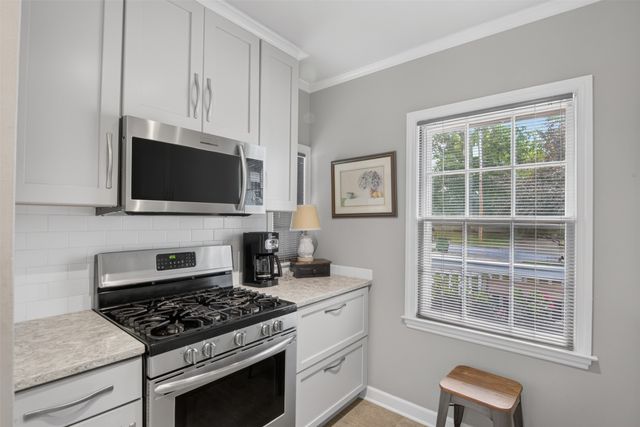 2832 36th Street, Des Moines, IA 50310