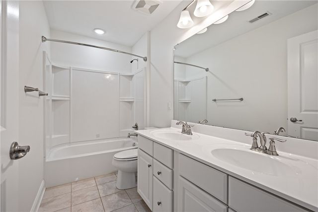 2028 Dantry Dr, Cecil, PA 15317