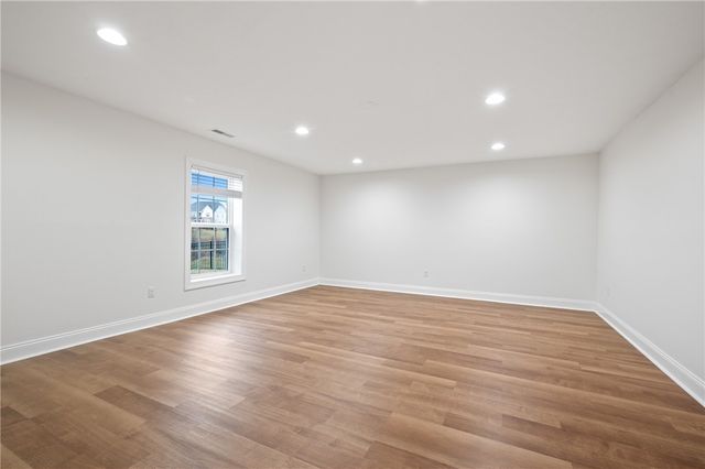 2028 Dantry Dr, Cecil, PA 15317