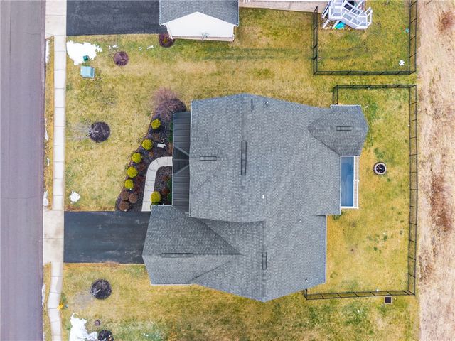 2028 Dantry Dr, Cecil, PA 15317