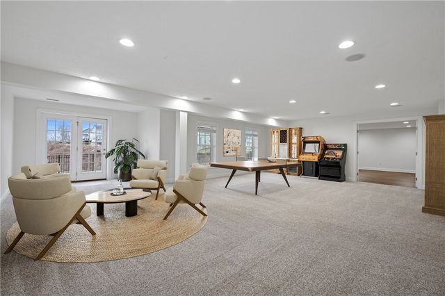 2028 Dantry Dr, Cecil, PA 15317