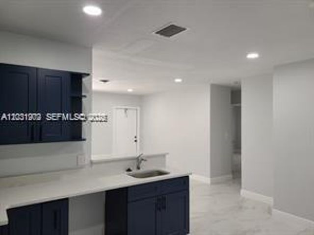 590 NE 20th Street 1, Wilton Manors, FL 33305