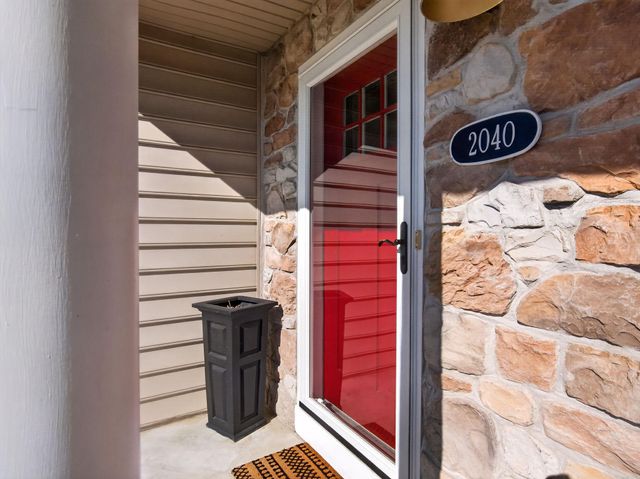 2040 VALLEY VIEW DR, Quakertown, PA 18951