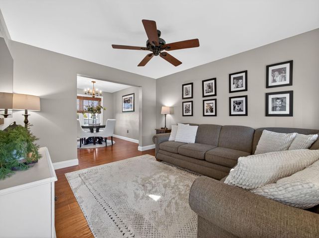 2040 VALLEY VIEW DR, Quakertown, PA 18951