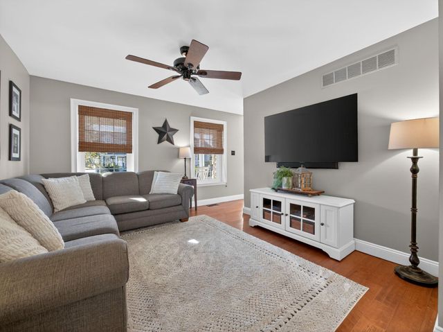 2040 VALLEY VIEW DR, Quakertown, PA 18951