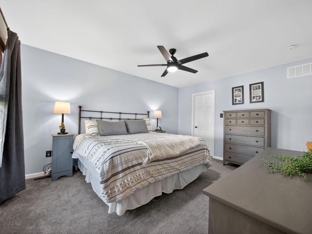 2040 VALLEY VIEW DR, Quakertown, PA 18951