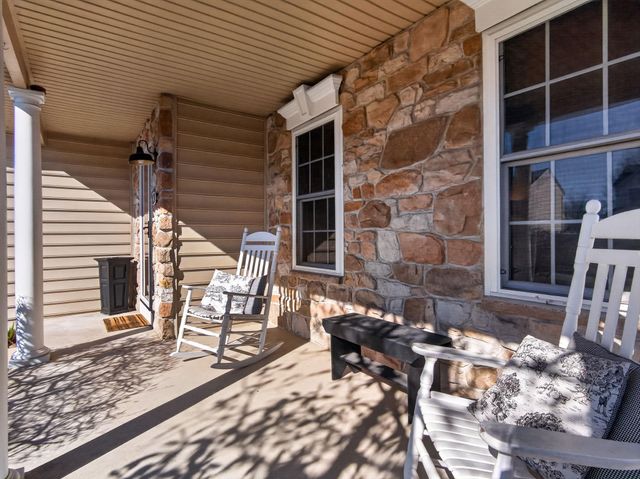 2040 VALLEY VIEW DR, Quakertown, PA 18951