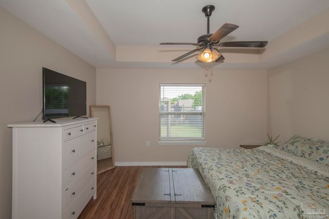 3952 Willow Glen Dr, Pace, FL 32571