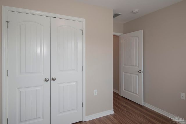 3952 Willow Glen Dr, Pace, FL 32571