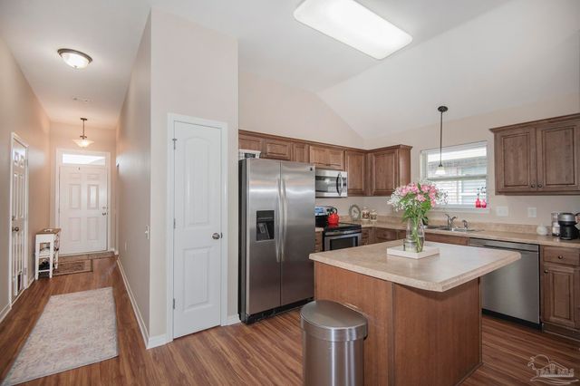 3952 Willow Glen Dr, Pace, FL 32571